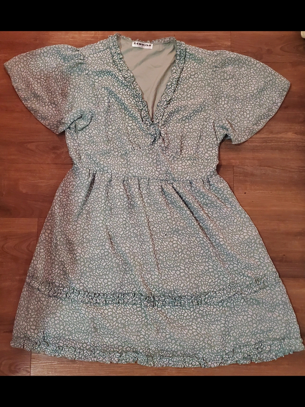 Women’s Sage Green Printed Short Sleeve Dress - Picture 3 of 4